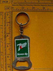 Coleccionismo de Coca-Cola y Pepsi: LLAVERO DE SEVEN UP. 7UP. ABRIDOR DE CHAPAS. AÑOS 80. .